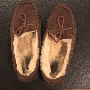 Ugg chocolate brown slipper